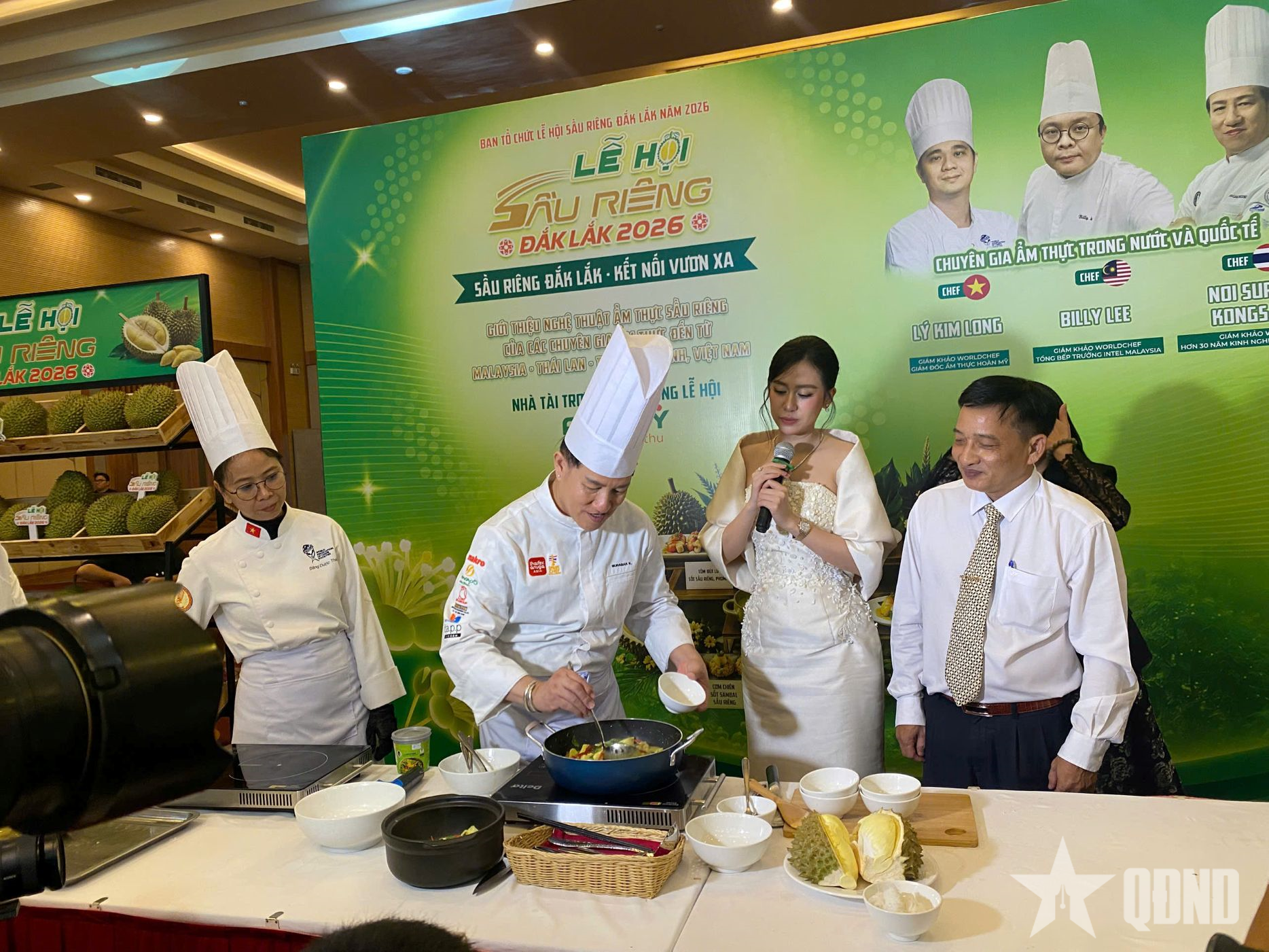 Đắk Lắk tôn vinh giá trị kinh tế của trái sầu riêng